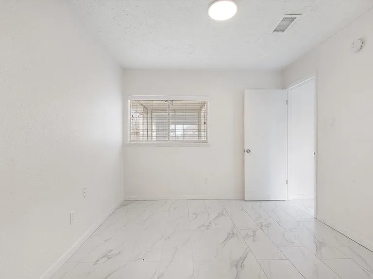14818 Gladewick Dr — Photo 12