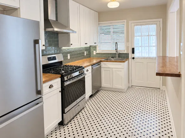 320 W Daisy L Gatson Bates Dr, Little Rock, AR 72202