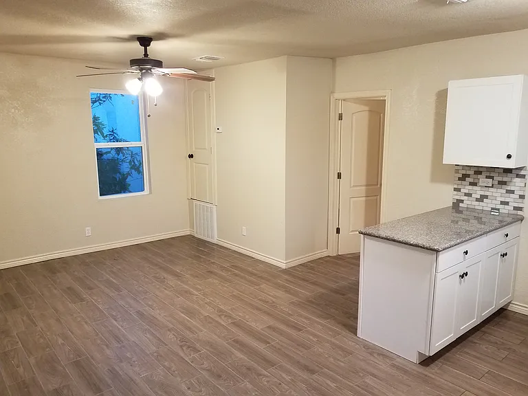 418 E Highland Blvd #B — Photo 8