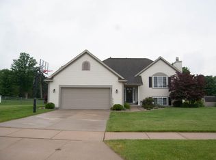 2021 Orchard Ridge Dr NW, Grand Rapids, MI 49534