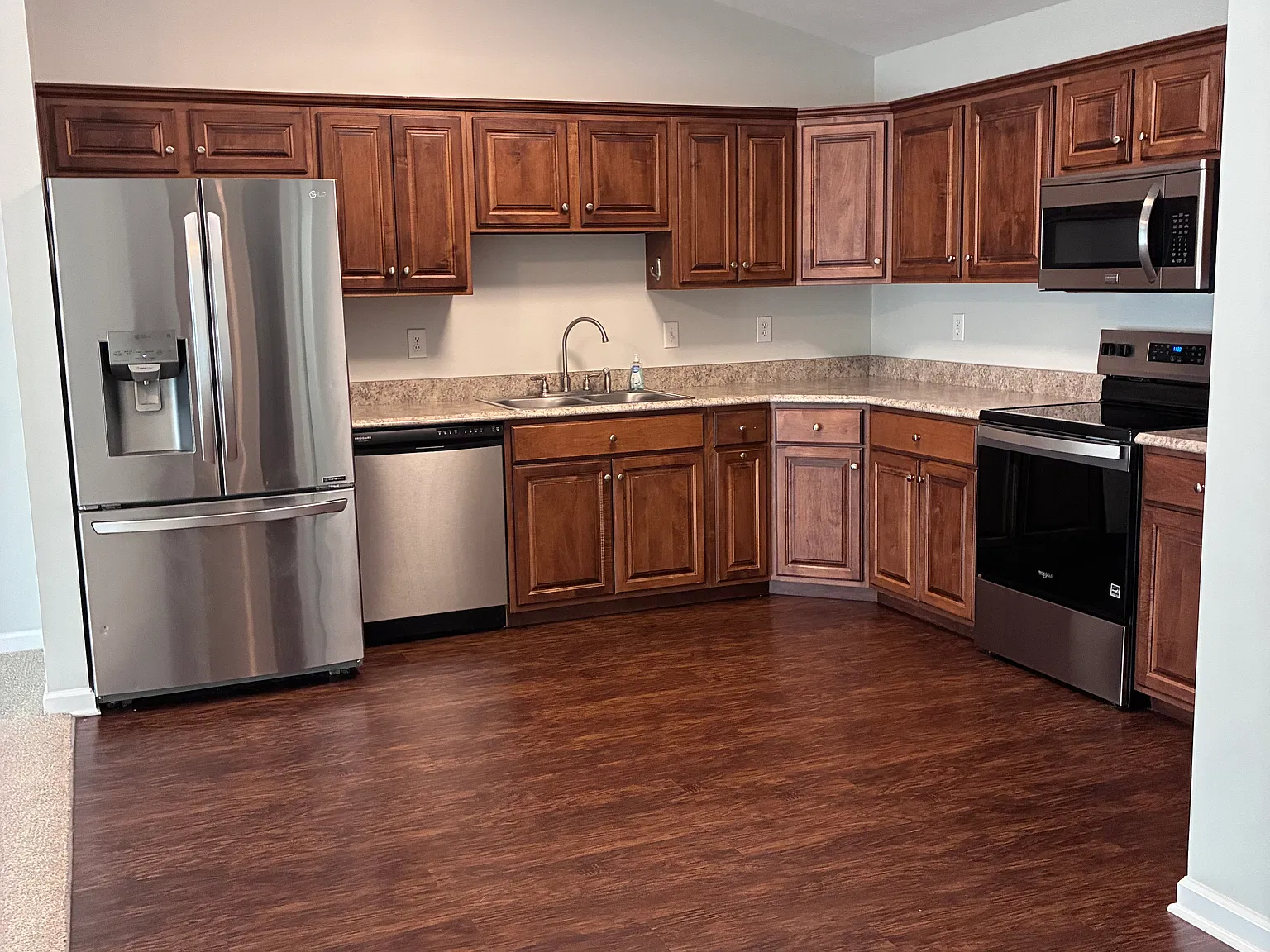 3 bed, 1400 sqft, $1,700 — Photo 4