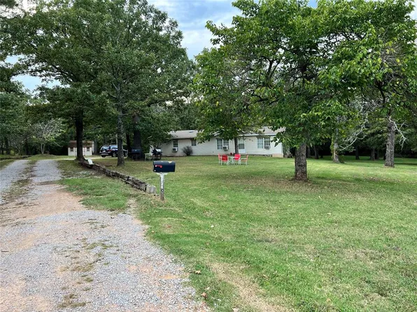 19560 Juanita Ln, Tecumseh, OK 74873