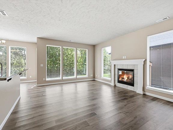 3rd image of 8504 N Summerhill Ln