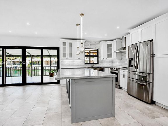 4th image of 7020 Crown Gate Dr #7020