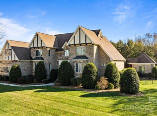 4008 Quintessa Dr, Matthews, NC 28104