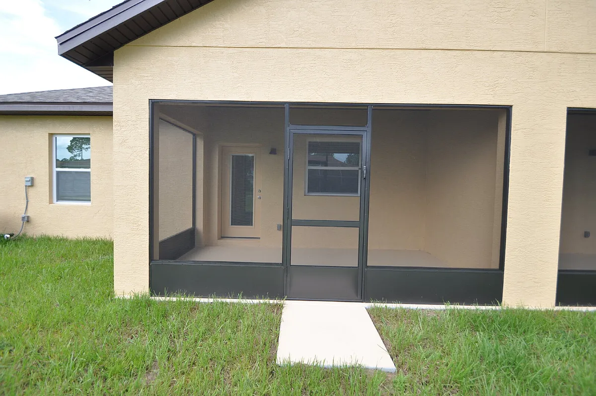 Building Photo - 17 Rainbow Ln #B