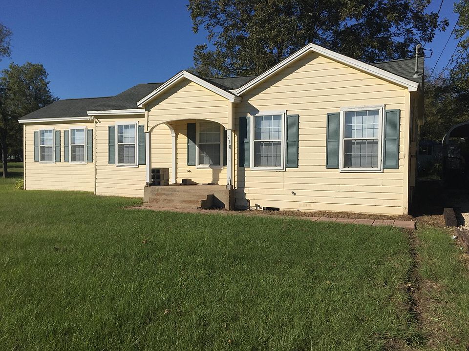 1st image of 618 W Royall Blvd