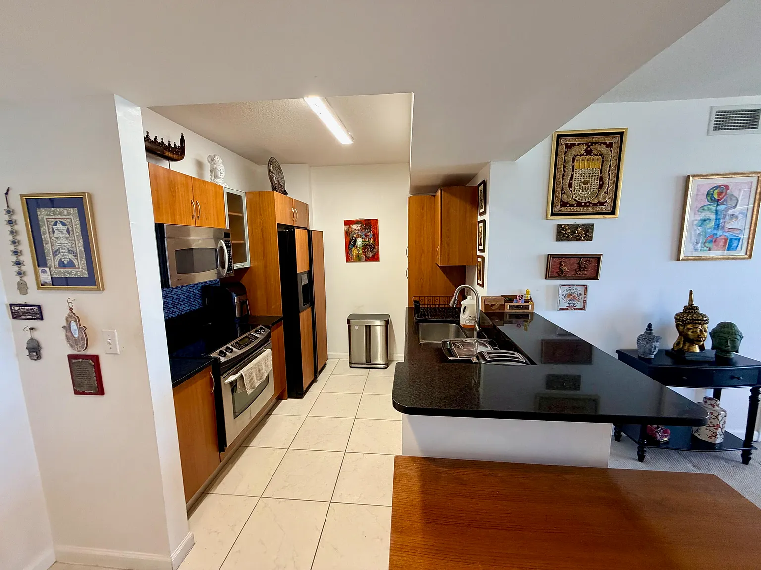 2 bed, 2.0 bath, 1081 sqft, $2,700 — Photo 3