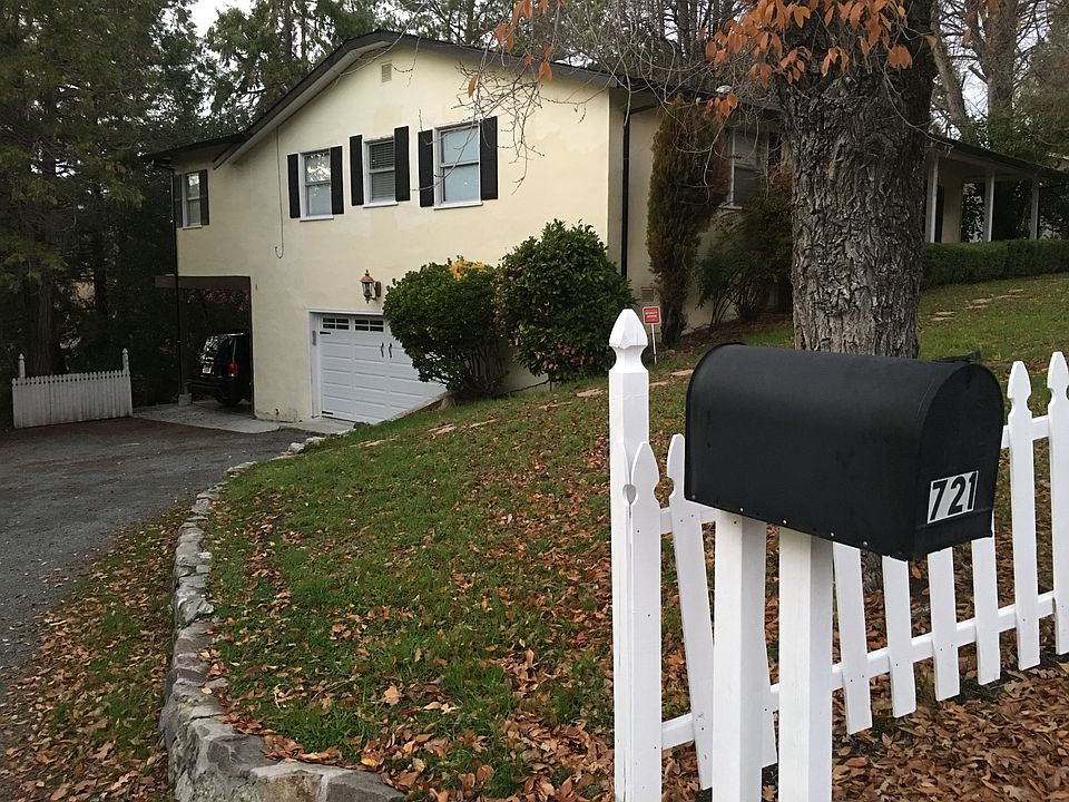 Carport with 2 Car Garage