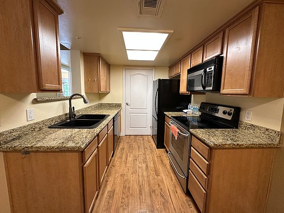 5th image of 12019 Alta Carmel Ct Unit 286