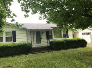303 W Elm St, Okawville, IL 62271