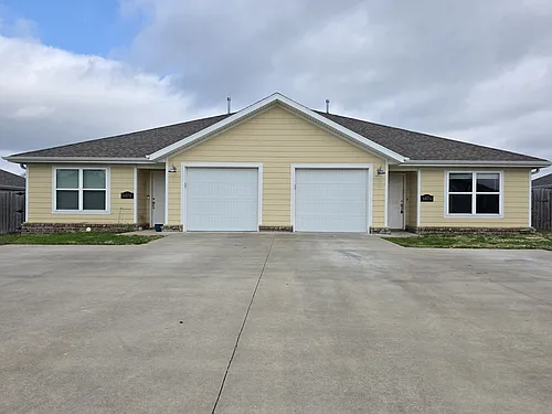 603 W Christopher Dr #A Photo 1