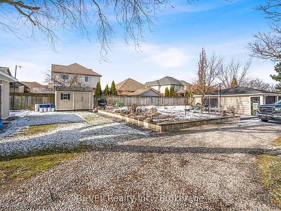 2nd image of 18 Valley Rd