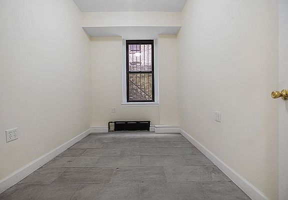 3rd image of 266 E 21st St #Ll2