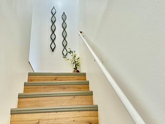 4th image of 5312 188th St SW APT C