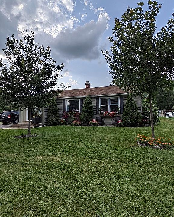 1st image of 13 Meadowbrook Ct
