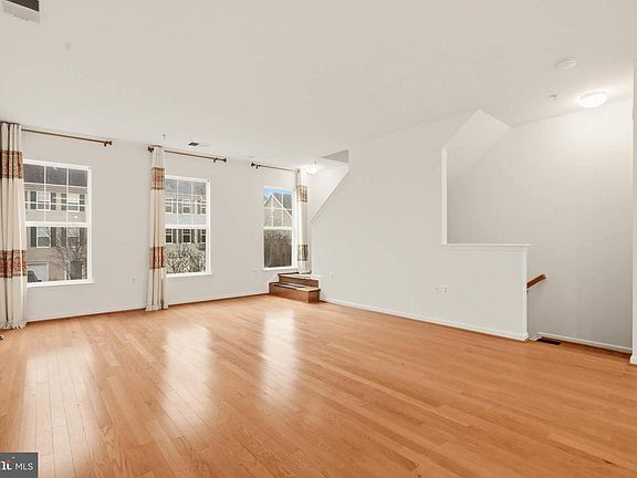 3rd image of 108 Moore Dr #1