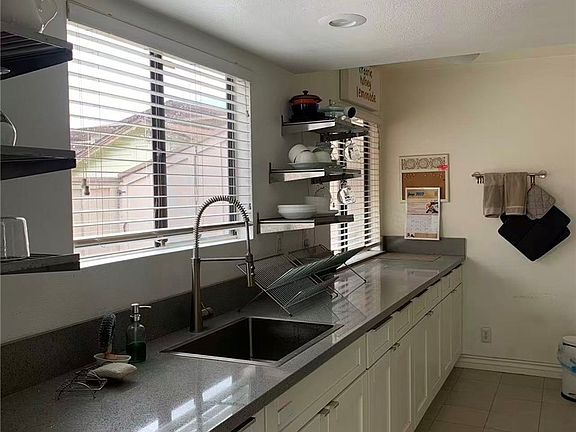 5th image of 511 E Live Oak Ave Unit 17