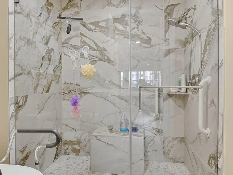 6234 Pointe Regal Cir — Photo 16