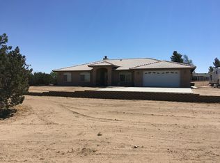 6728 Smoketree Rd, Phelan, CA 92371