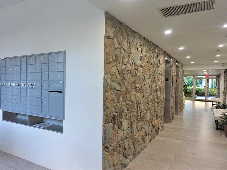 210 Sea View Dr #408 — Photo 30
