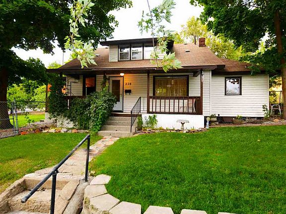 3rd image of 228 W Dalton Ave