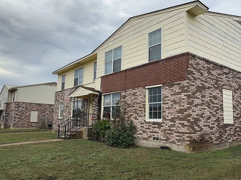 904 Sissom Rd #4