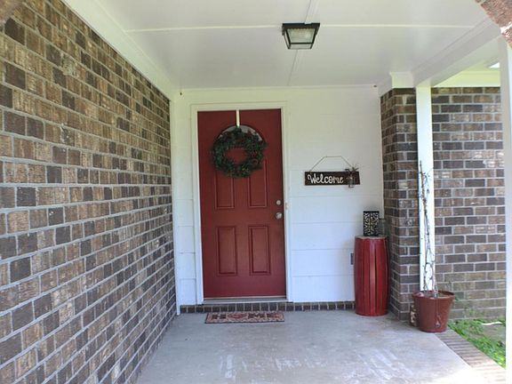 2nd image of 412 Indian Dr