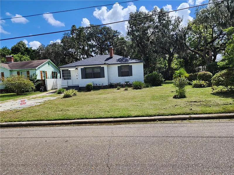 8017 Oakwood St #ROOM RENTAL