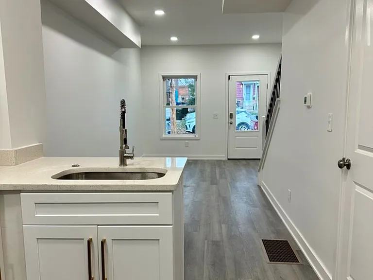 874 Dennison Ave — Photo 2