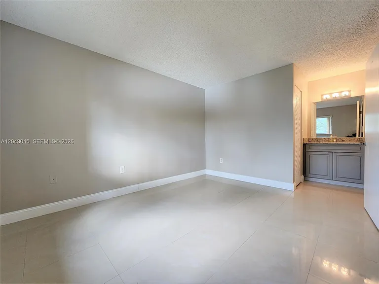 251 Palm Cir W #204 — Photo 13