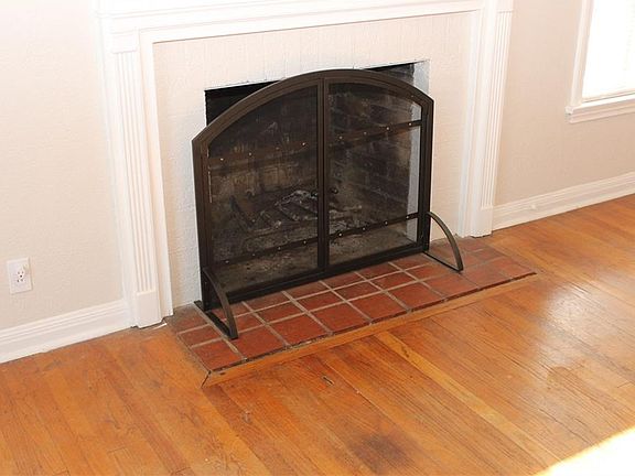 3rd image of 6424 Camp Bowie Blvd