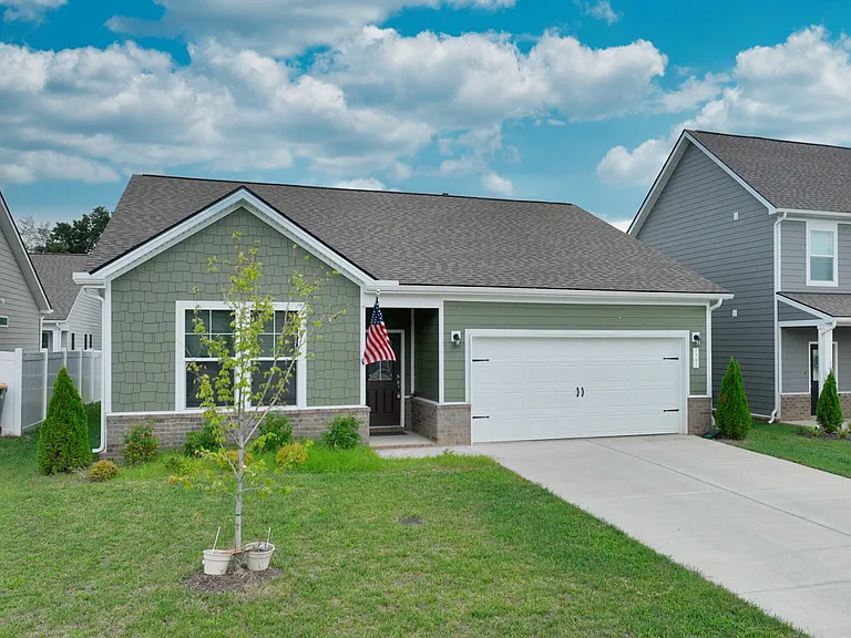 7187 Sutton Dr — Photo 37