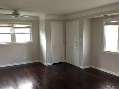 3rd image of 23704 Schroeder Ave