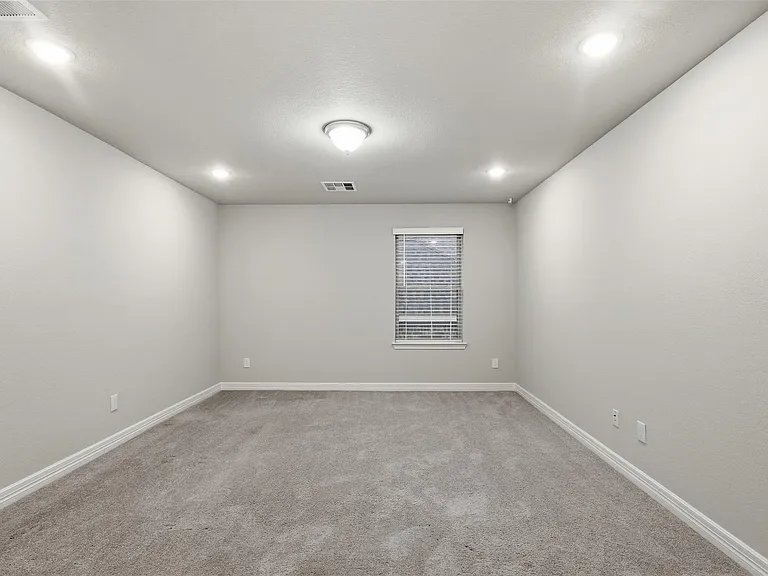119 Buttonwood Ct — Photo 25