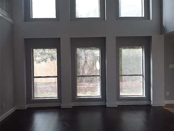 5th image of 817 Rainbow Ln