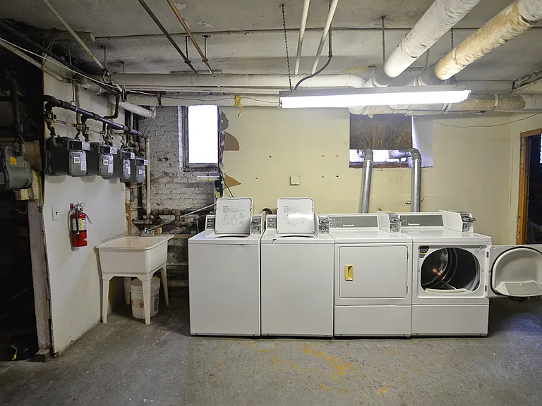 18 Glenville Ave #3B — Photo 2