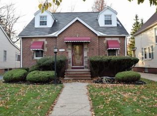 1016 Woodview Rd, Cleveland Heights, OH 44121