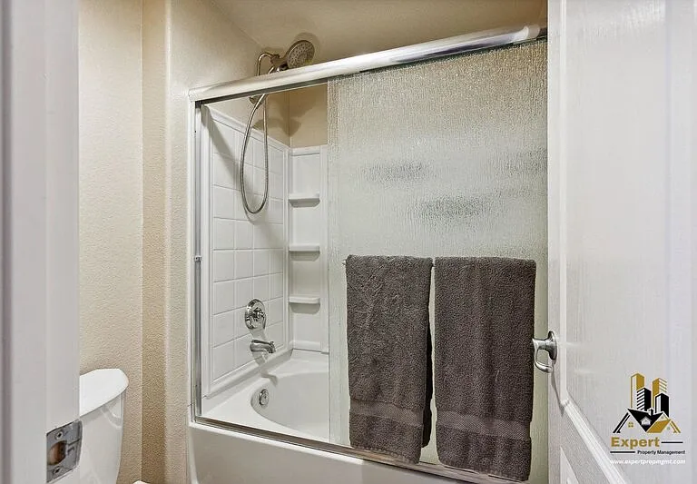 900 Moon Cir #922 — Photo 23