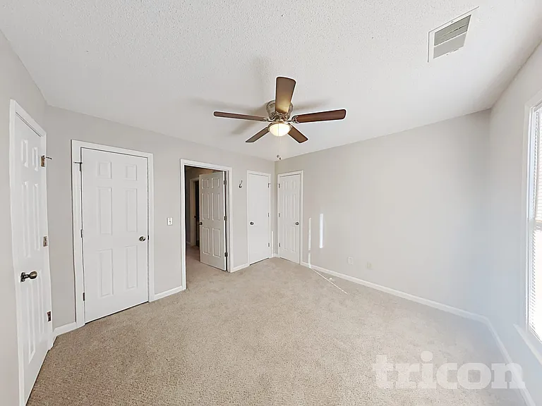 242 Chisolm Cir — Photo 13