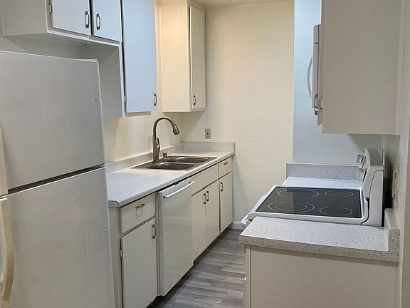 3rd image of 613 2nd St #2