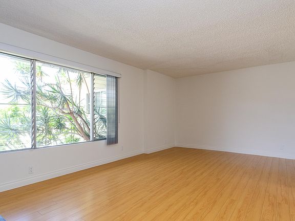 5th image of 1829 Corinth Ave APT 4