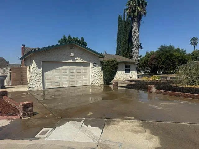1602 Beverly Ave — Photo 3