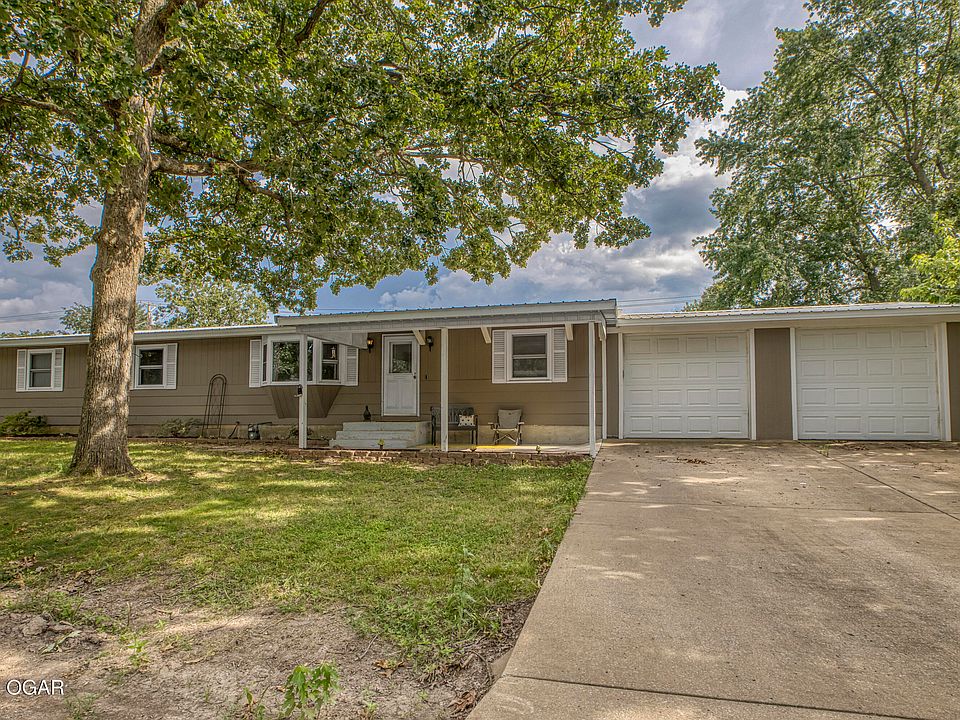 1st image of 3 Tanglewood Dr