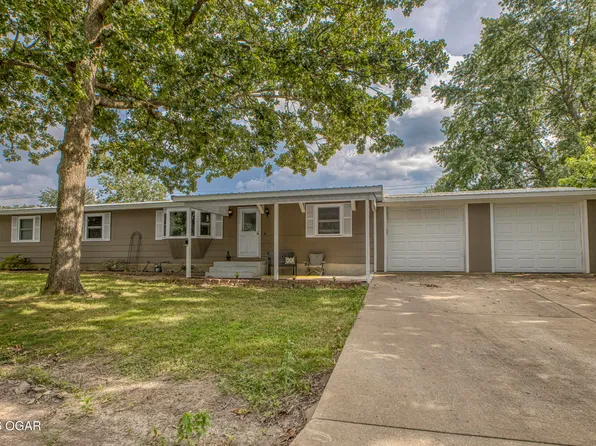 3 Tanglewood Dr, Carl Junction, MO 64834