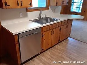 3 bed, 1.0 bath, 1190 sqft, $2,300 — Photo 3