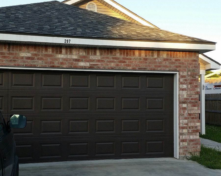 1st image of 207 Bottlebrush Ln