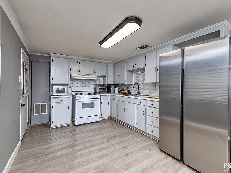 226 W Avenue M — Photo 5
