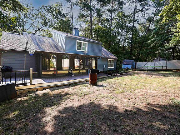 4th image of 1744 Willow Creek Dr