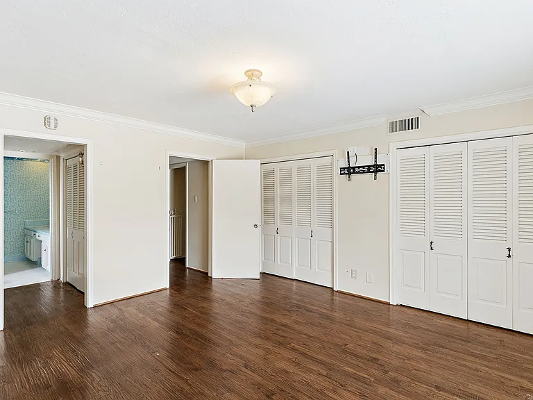 6367 Diamond Head Cir #D — Photo 14